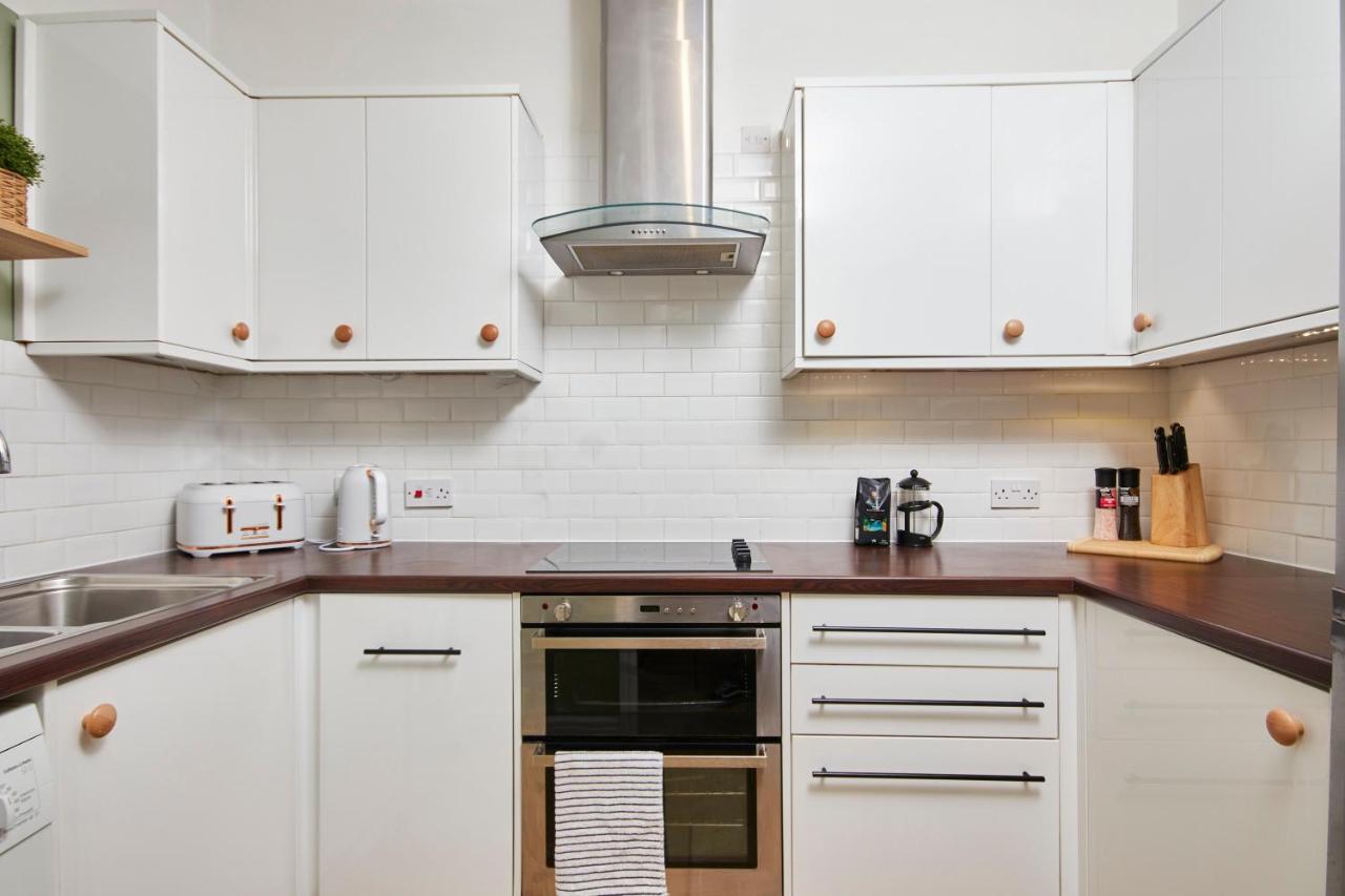 Wonderful Apartment In Bath With Garden - Sleeps 8 ภายนอก รูปภาพ