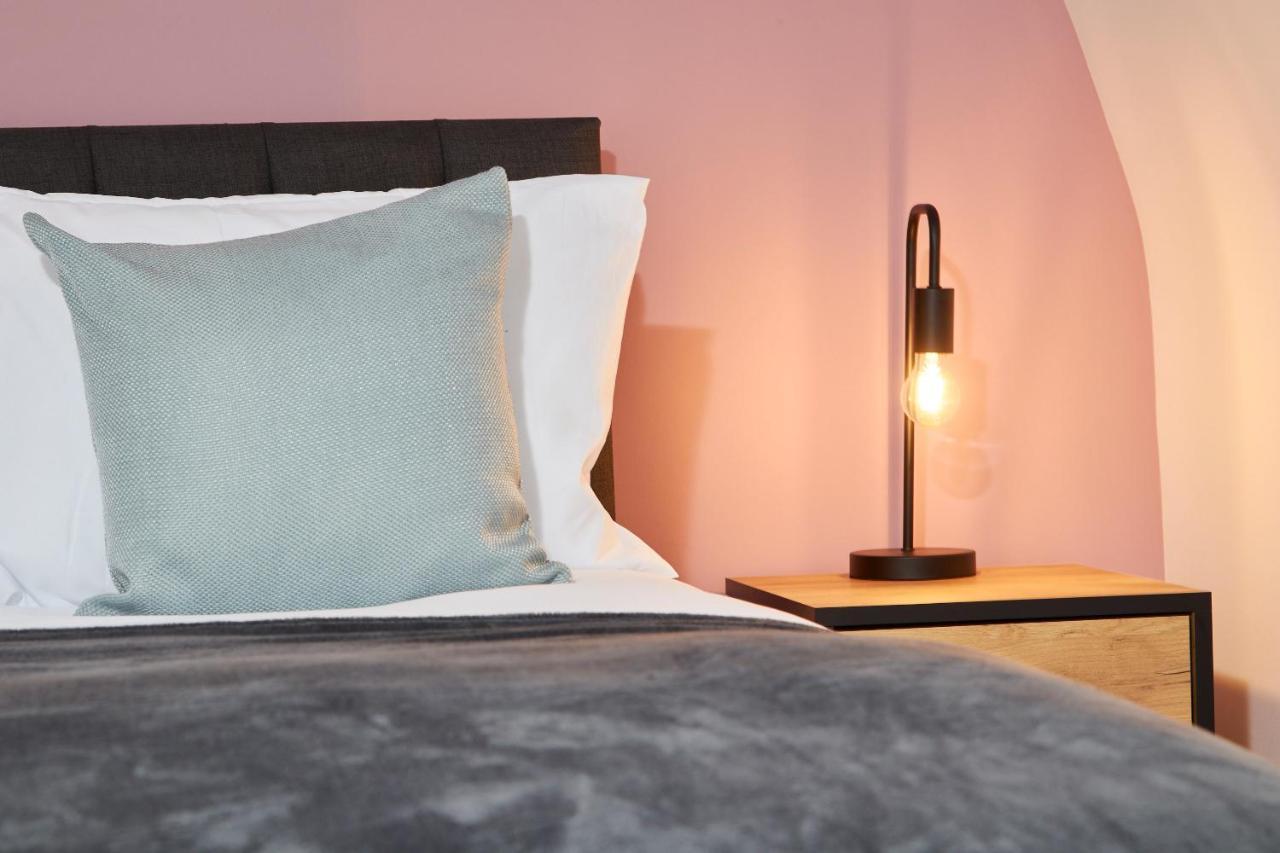 Wonderful Apartment In Bath With Garden - Sleeps 8 ภายนอก รูปภาพ