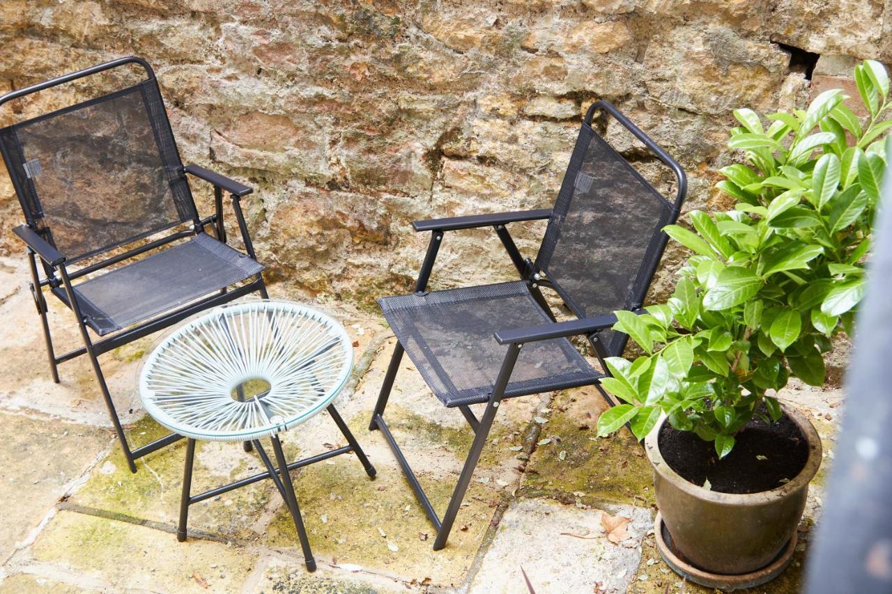 Wonderful Apartment In Bath With Garden - Sleeps 8 ภายนอก รูปภาพ