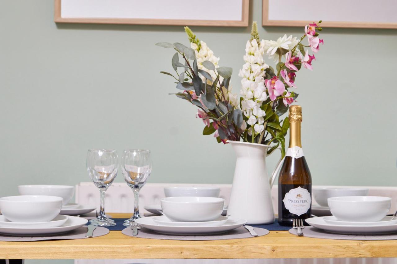 Wonderful Apartment In Bath With Garden - Sleeps 8 ภายนอก รูปภาพ