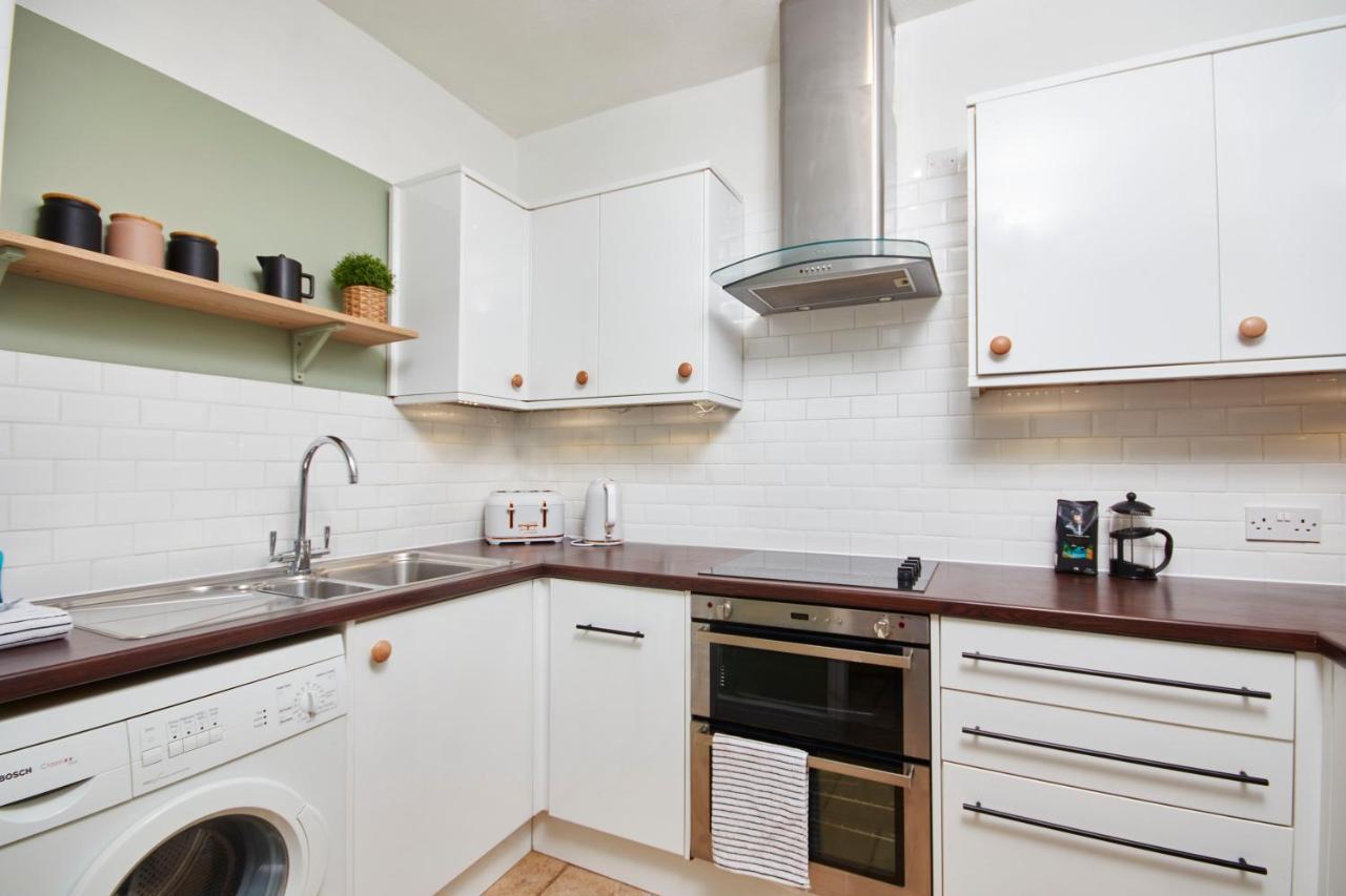 Wonderful Apartment In Bath With Garden - Sleeps 8 ภายนอก รูปภาพ