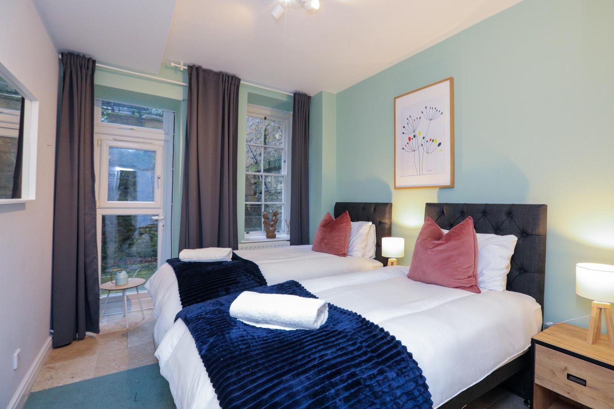 Wonderful Apartment In Bath With Garden - Sleeps 8 ภายนอก รูปภาพ