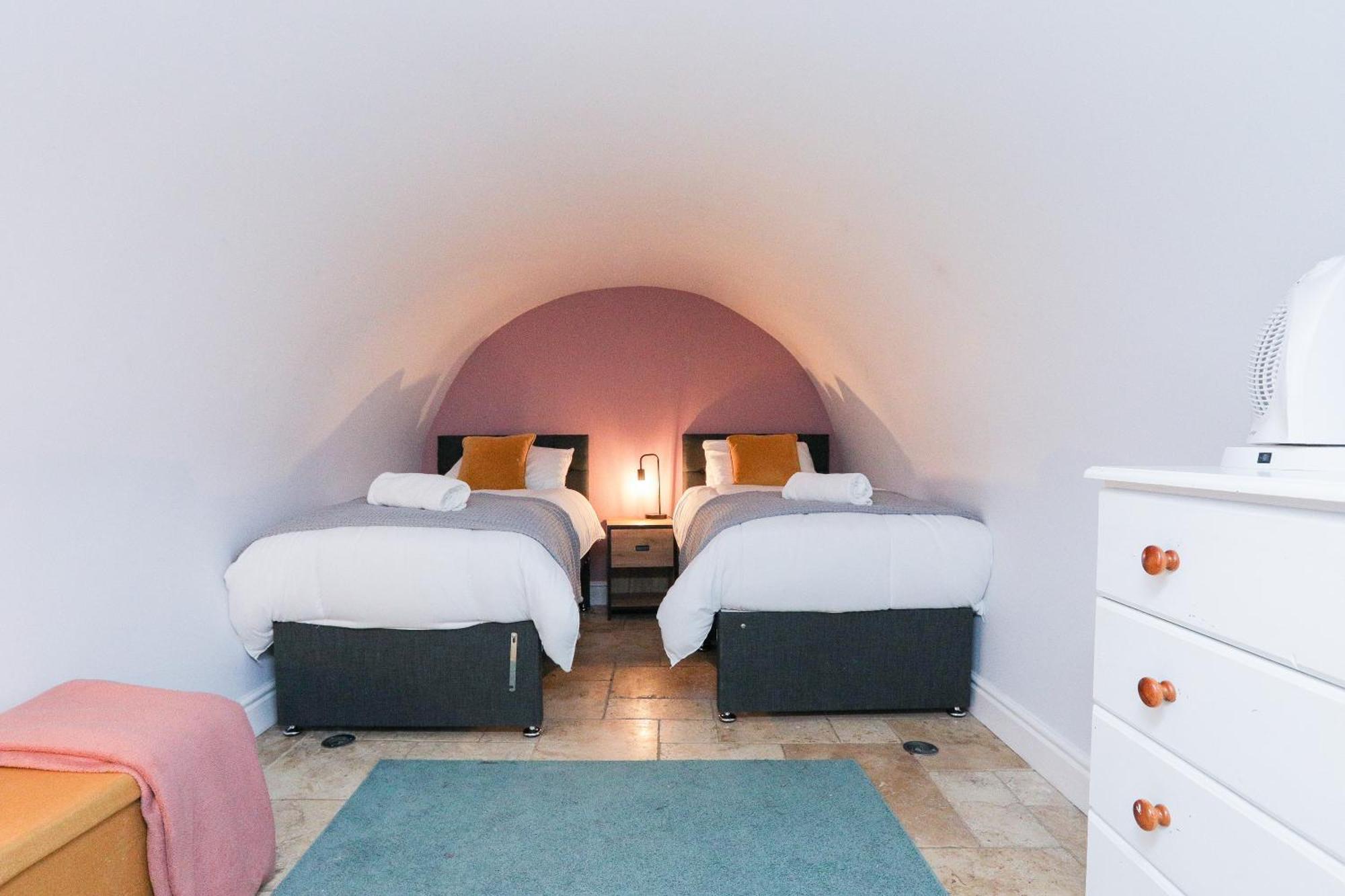 Wonderful Apartment In Bath With Garden - Sleeps 8 ภายนอก รูปภาพ